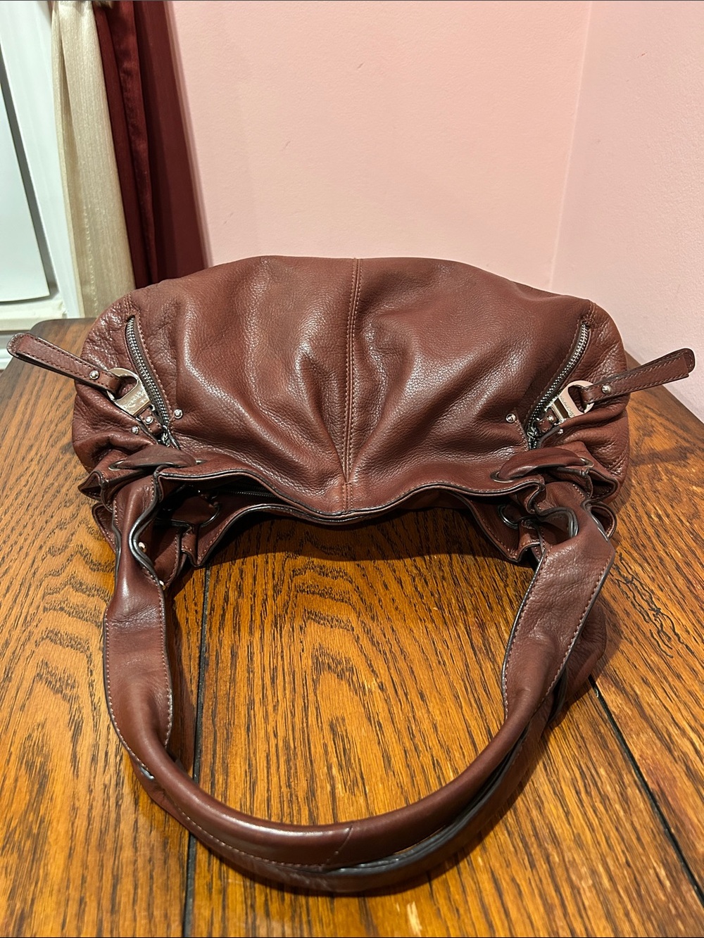 B. Makowsky Classic Brown Leather Shoulder Bag